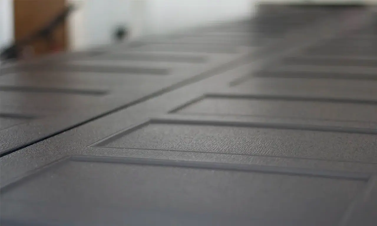 Garage floor detail